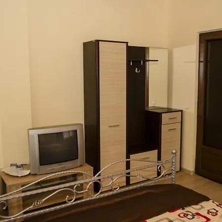 Vila De La Mare Проживание в семье